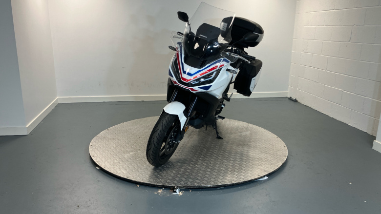 Honda NT1100 Manual (22 Model Year)